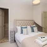 2 Castlegate